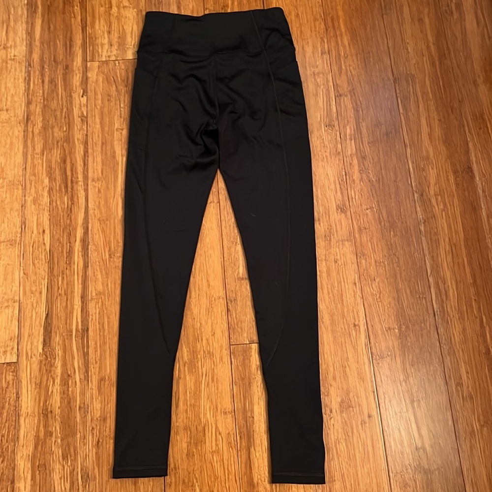 Victoria’s Secret ON POINT FLOW Size 6/170/68A. Black, Side pockets, GUC - Picture 2 of 6